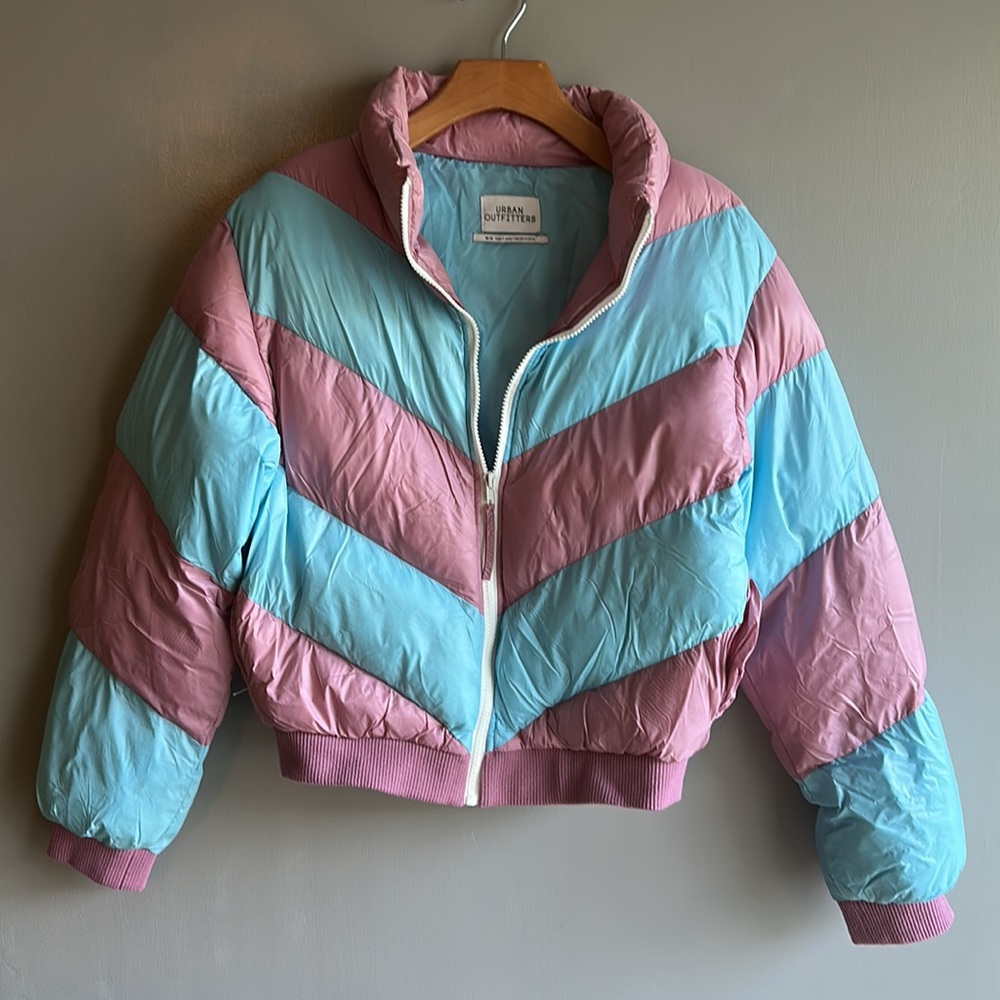 Urban outfitters Chevron Cropped
Puffer Jacket | Cropped...size M - Picture 4 of 8